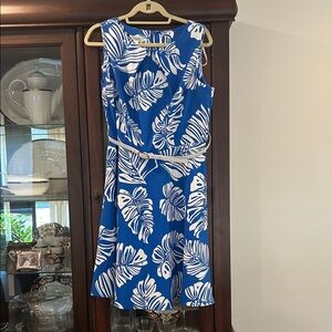 NWT dressbarn Blue and White Tropical Midi Dress